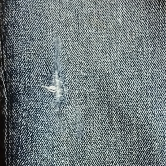 New Silver Elyse Mid RiseCropped 5 Pocket Jeans Minimal Distressing Indigo Sz 26 - Picture 7 of 10